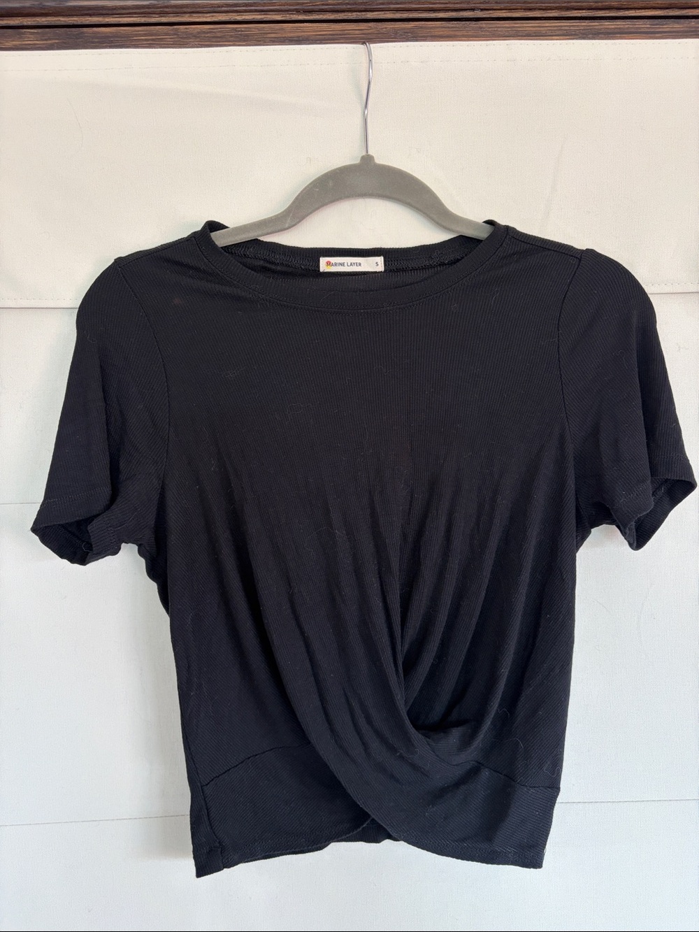 Marine Layer Black Short Sleeve Twist-Front Ribbed Crop Top Tee